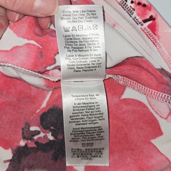 DKNY Wrap Print size Large white, red, and pink - Picture 5 of 8